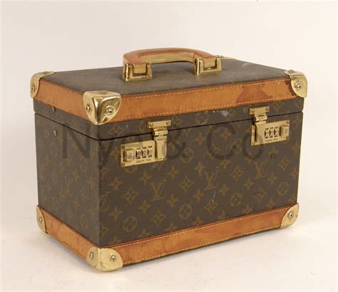 vintage louis vuitton cosmetic case.